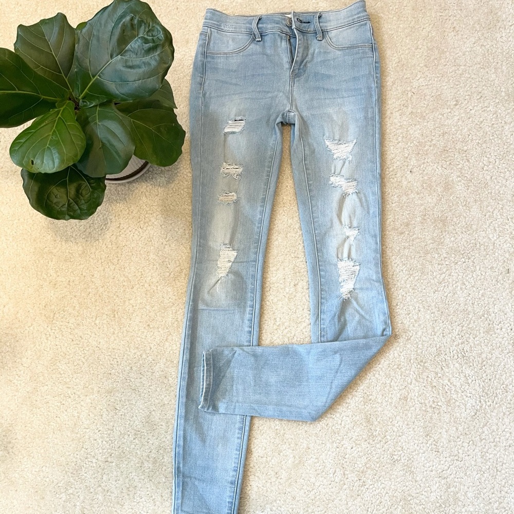 Distressed skinny jeans/jeggings